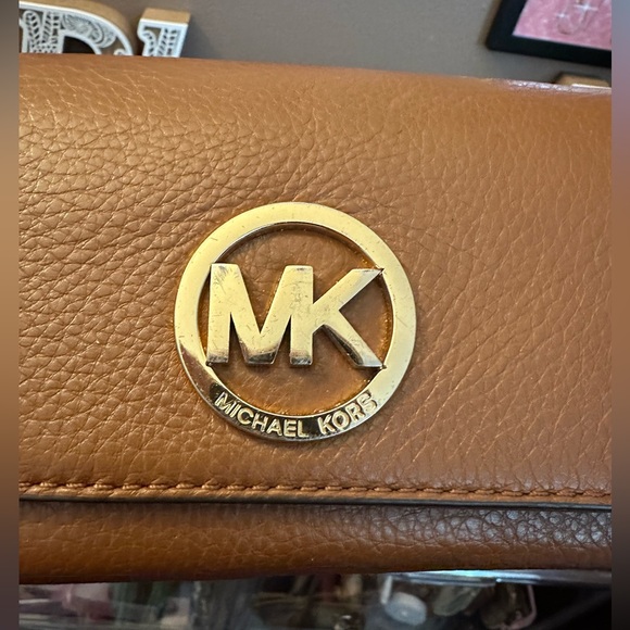 GUC Michaels Kors Fulton Brown Leather Flap CONTINENTAL Wallet - Picture 6 of 12